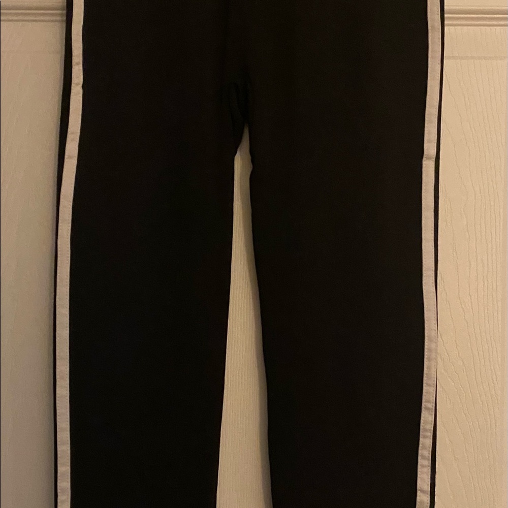 Crop sweat shirt and leggings. Smoke free